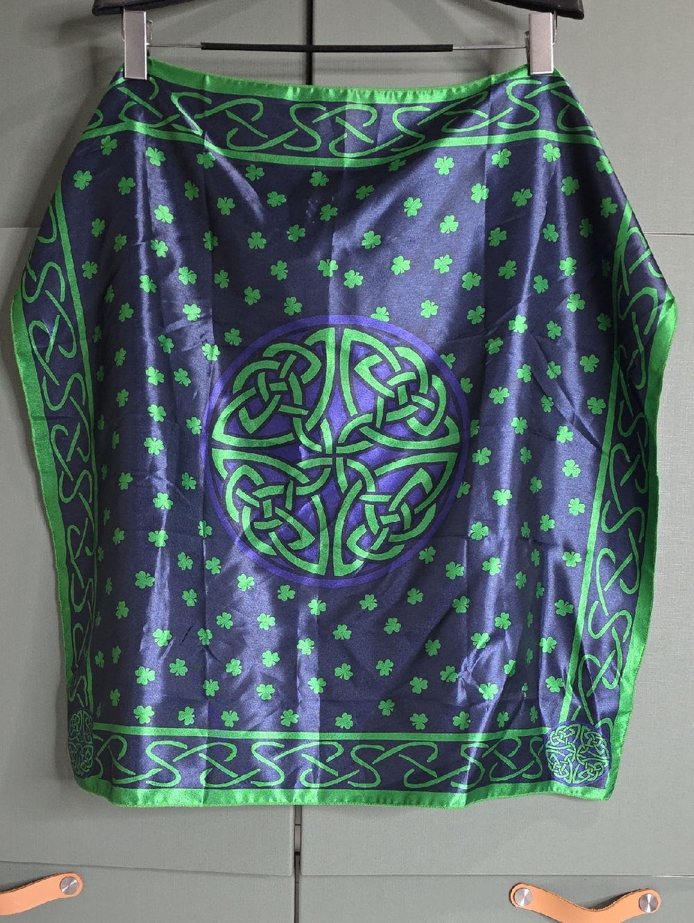 763 Traditional Craftwear Irish Celtic Knot Shamrock Silk Feel Square Scarf Navy